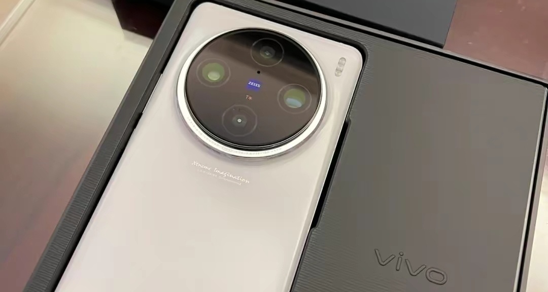 再等等還是選X100 Pro？