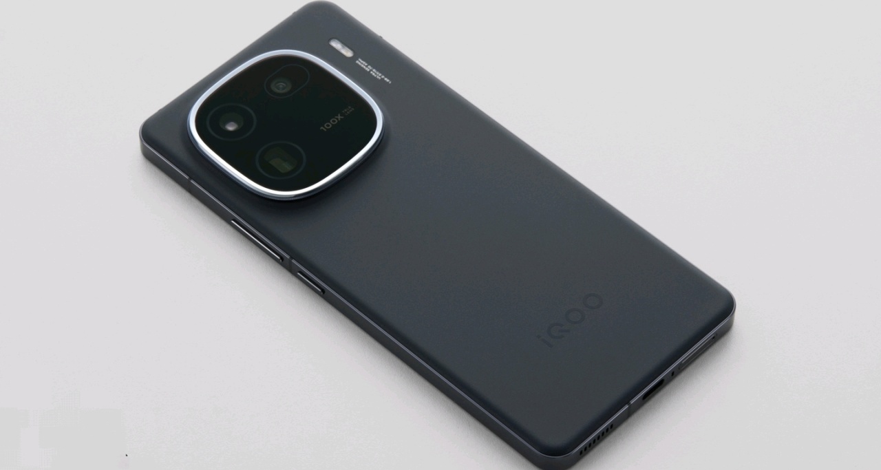 iQOO 13系列，核心规格公布：