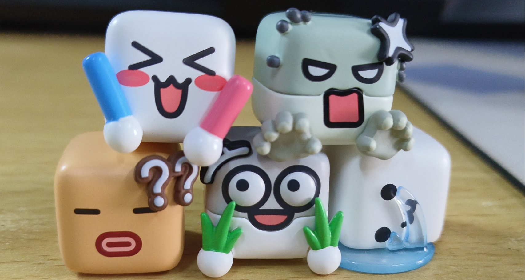 小黑盒表情盲盒开箱_电玩帮