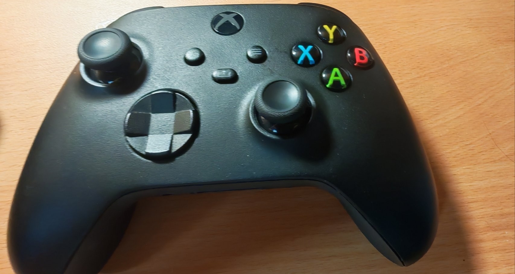 關於最近買的幾個國產手柄與xbox的看法與推薦