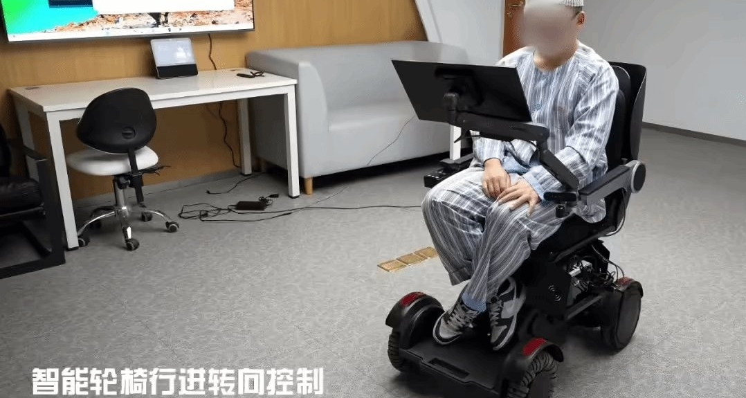 我國腦機接口新突破：19歲患者腦控玩王者榮耀黑神話