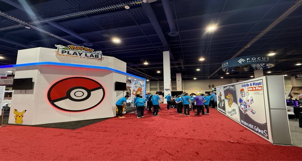 展会要开始了，我的位置居然在Pokemon Lab边上！