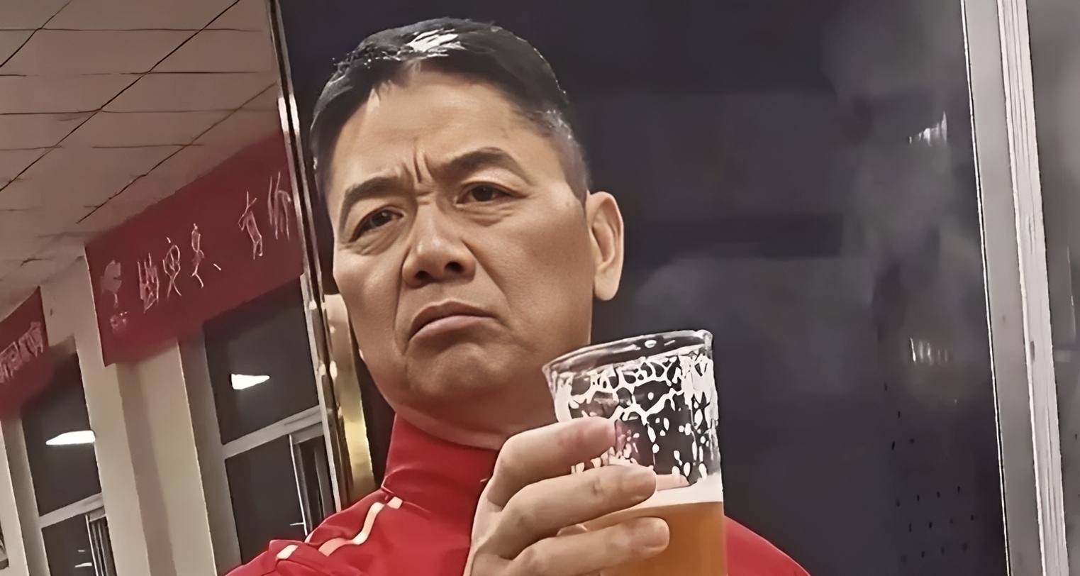 刘强东敬酒照车贴热销 !