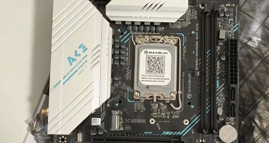 最新！AMD RX9060XT刷新GPU频率纪录