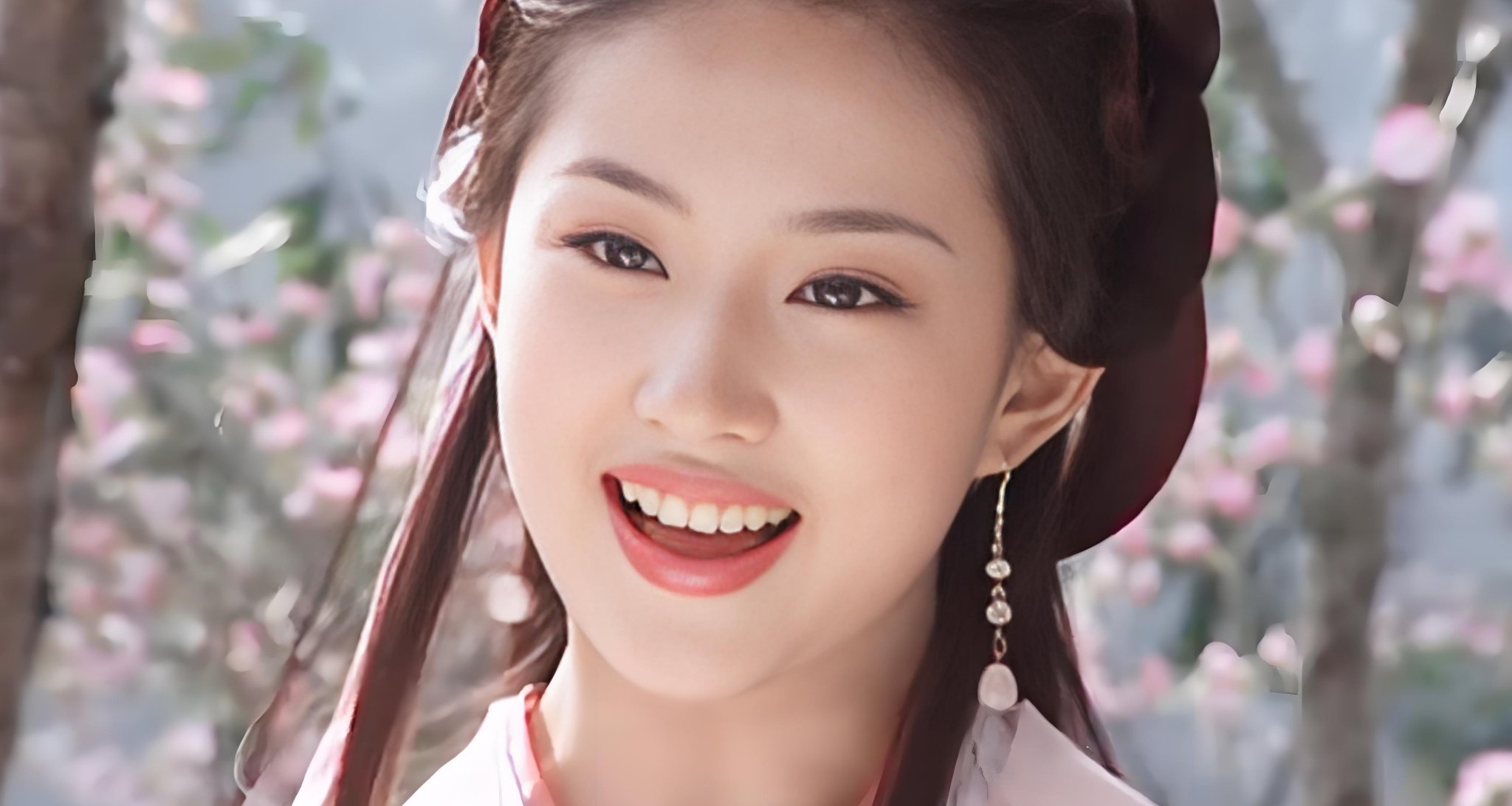 导演王晶评刘亦菲：不是天赋型演员，但观众缘可媲美赵雅芝