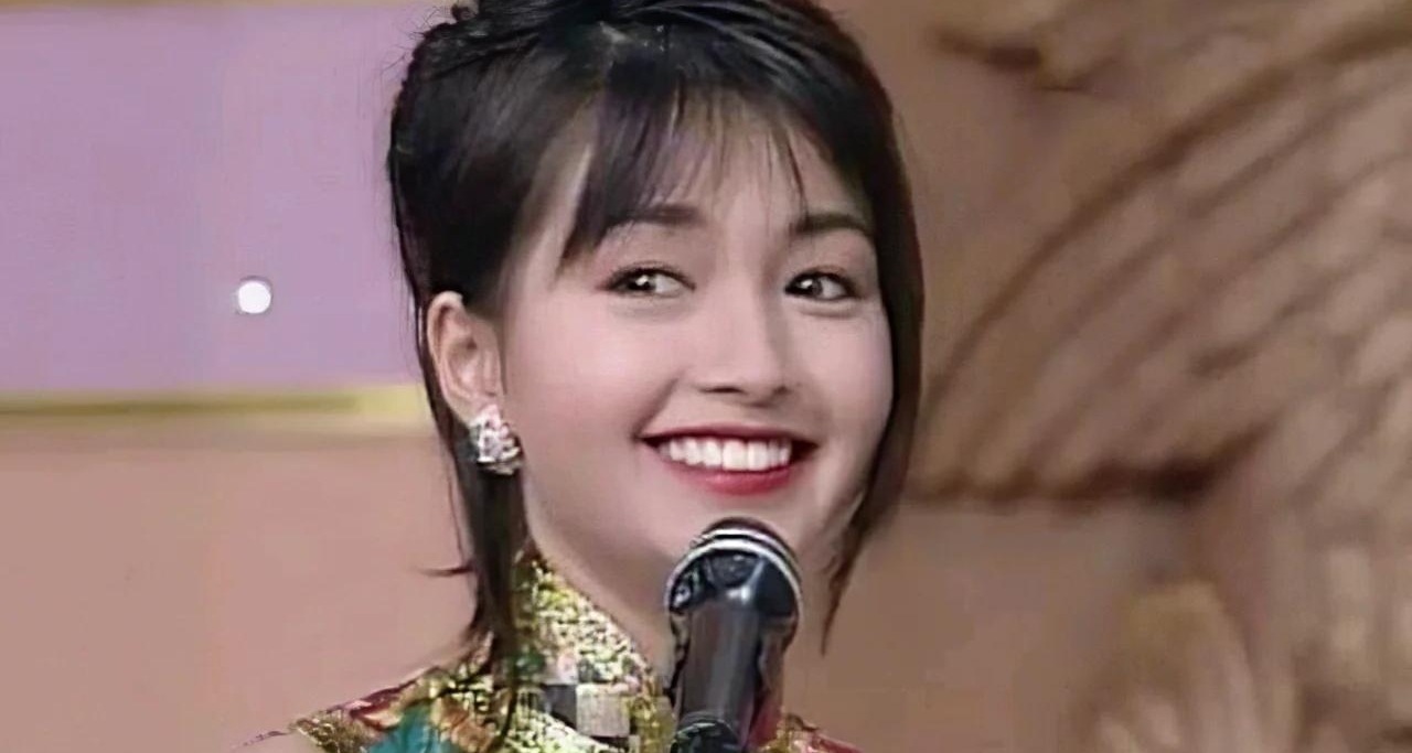55歲TVB最美郭襄李綺虹近照，紅顏易老，韶光易逝