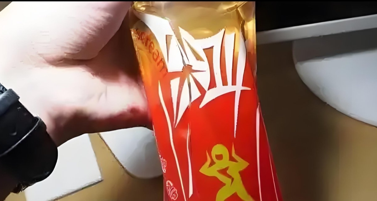 曾被評爲“最難喝飲料”的紅色尖叫被炒到88元一瓶