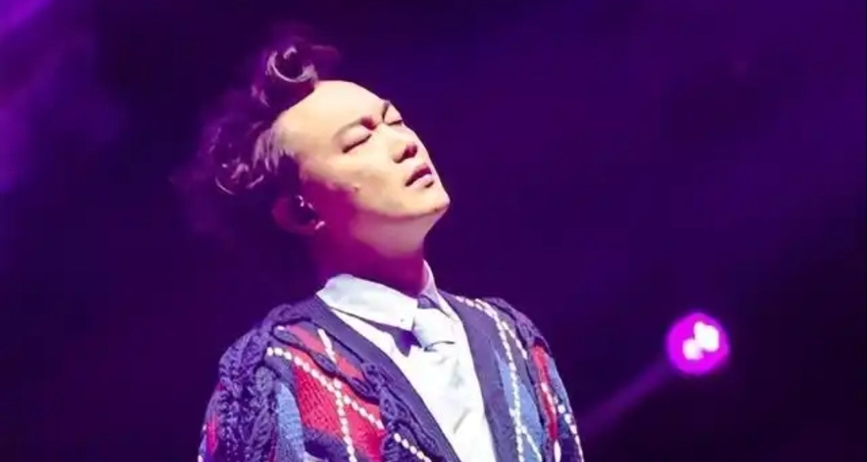 陳奕迅澳門演唱會突發乾嘔，網友揪心提醒焦慮症軀體化了！