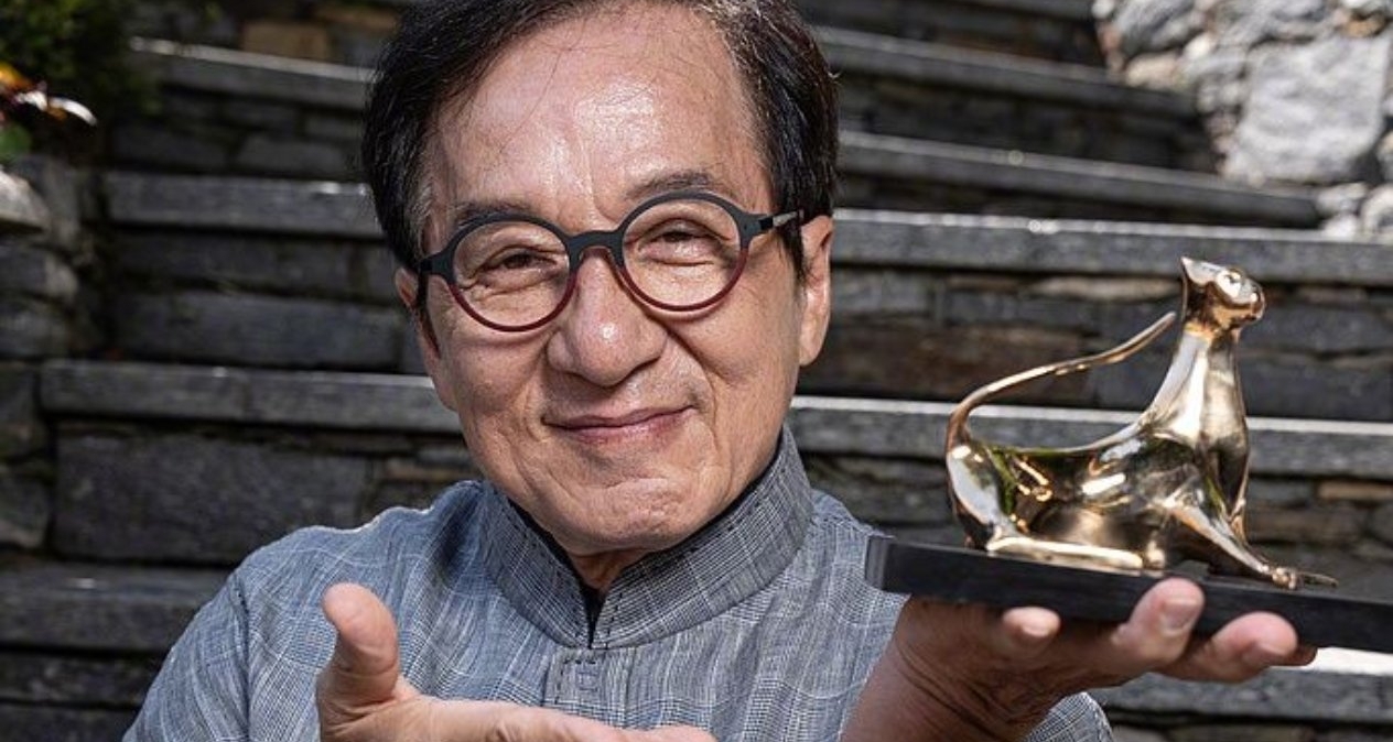 71歲成龍再獲國際終身成就獎！瑞士領獎現場高呼“我還能打”