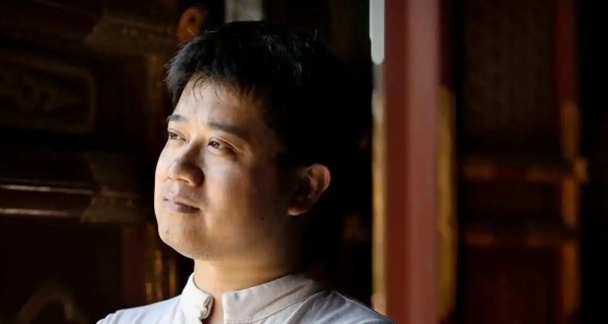 馬伯庸稱兒子語文不好要上作文班，自嘲從來沒簽過這麼屈辱的合同