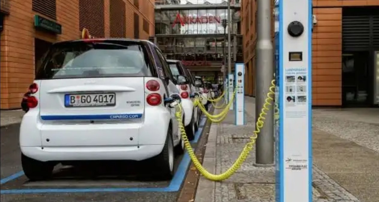 德國電動汽車充電電纜盜竊猖獗，單日70座充電站遭“洗劫”