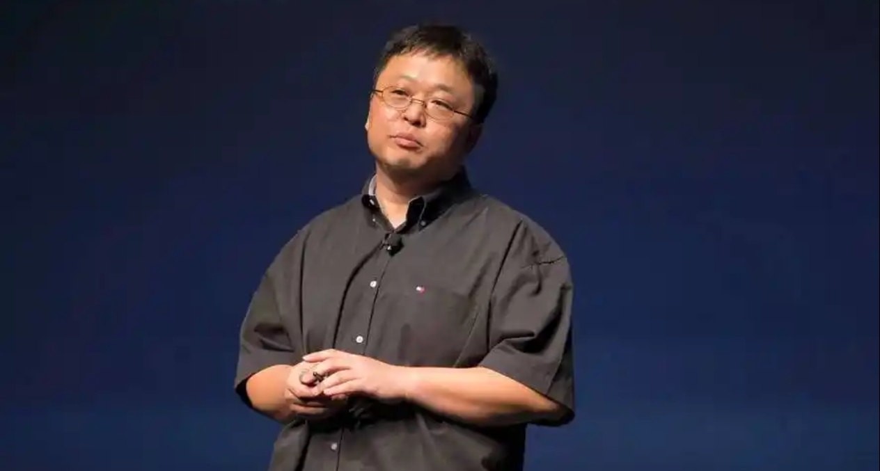 羅永浩痛批蘋果479元掛繩：割粉絲韭菜很噁心，喫相難看！