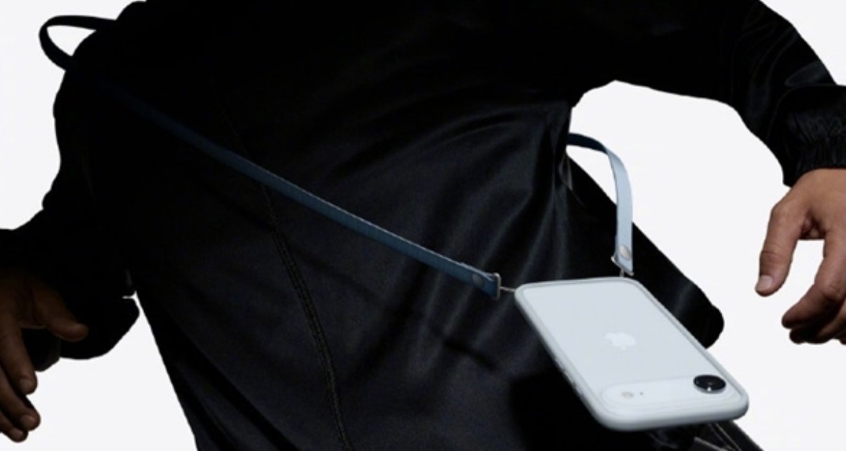 蘋果推出479元斜挎掛繩和749元手機殼，配件價格引熱議