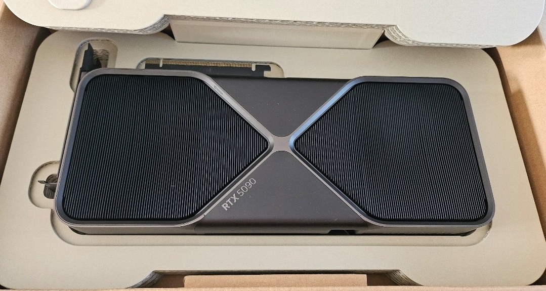 盒友們，搶到5090公版了，還送無主之地4