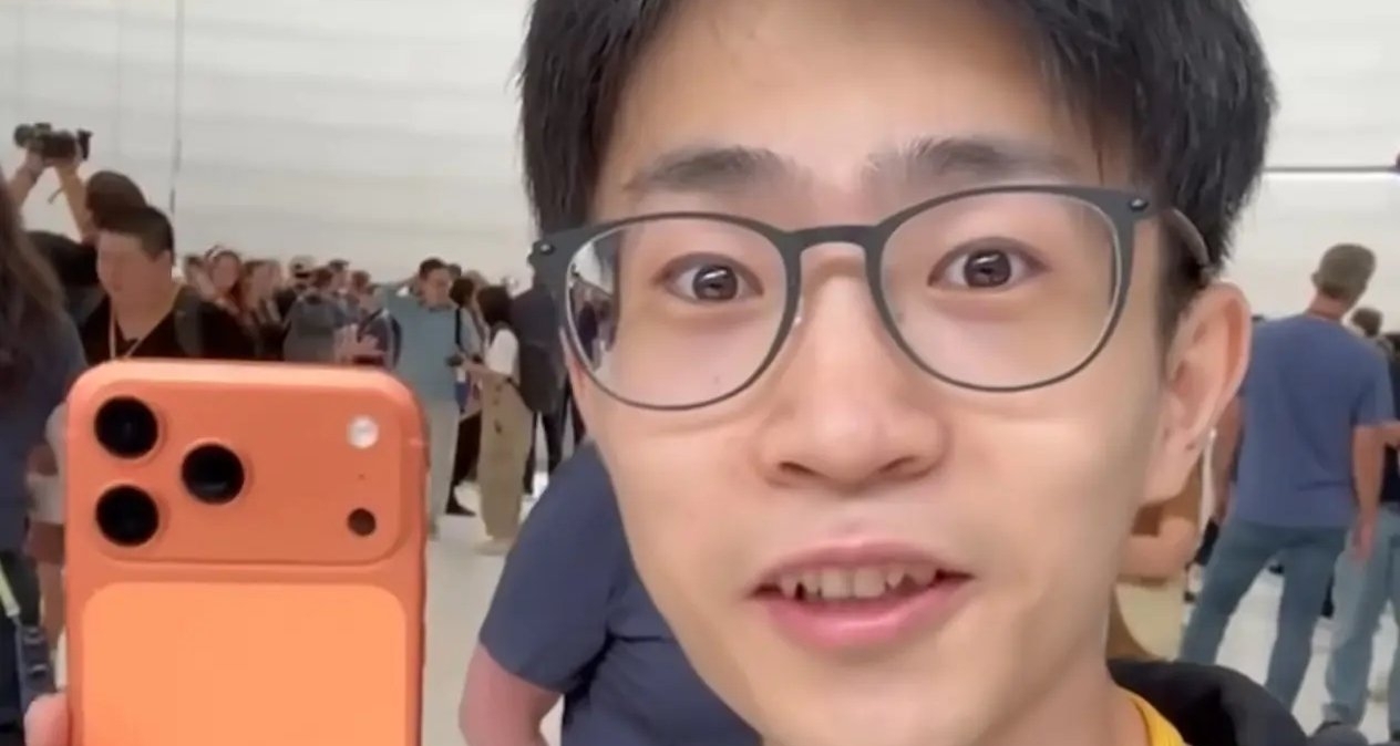 何同学评iPhone 17系列：苹果最听劝的一代，但仍有遗憾