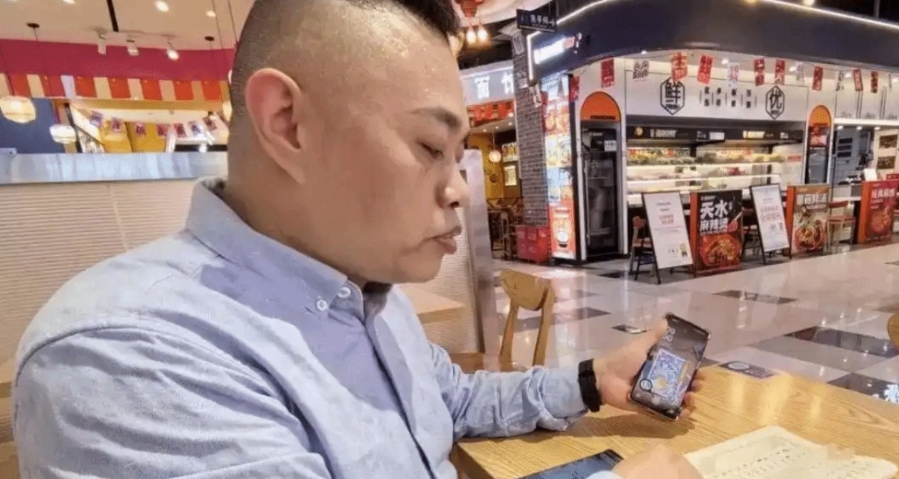 餐馆要搬走，老板挨个打电话给会员办理退款：不欠一分钱