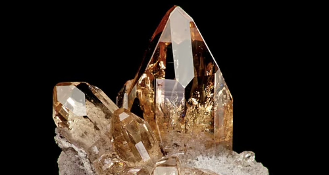 将落日的余晖铸成石头——永恒的托帕石