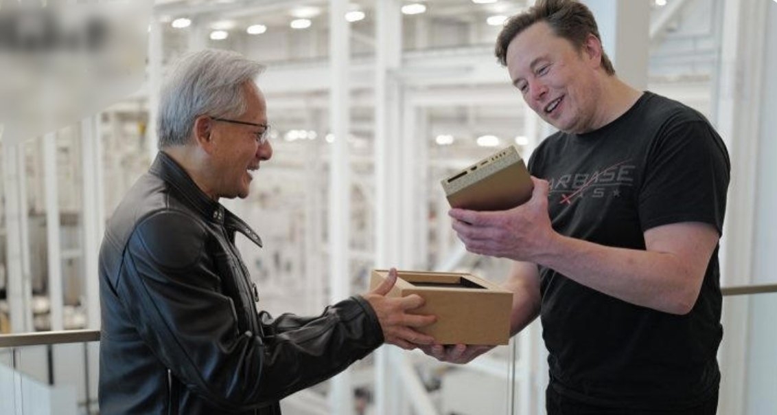 黃仁勳親赴SpaceX工廠，向馬斯克交付全球最小AI超算