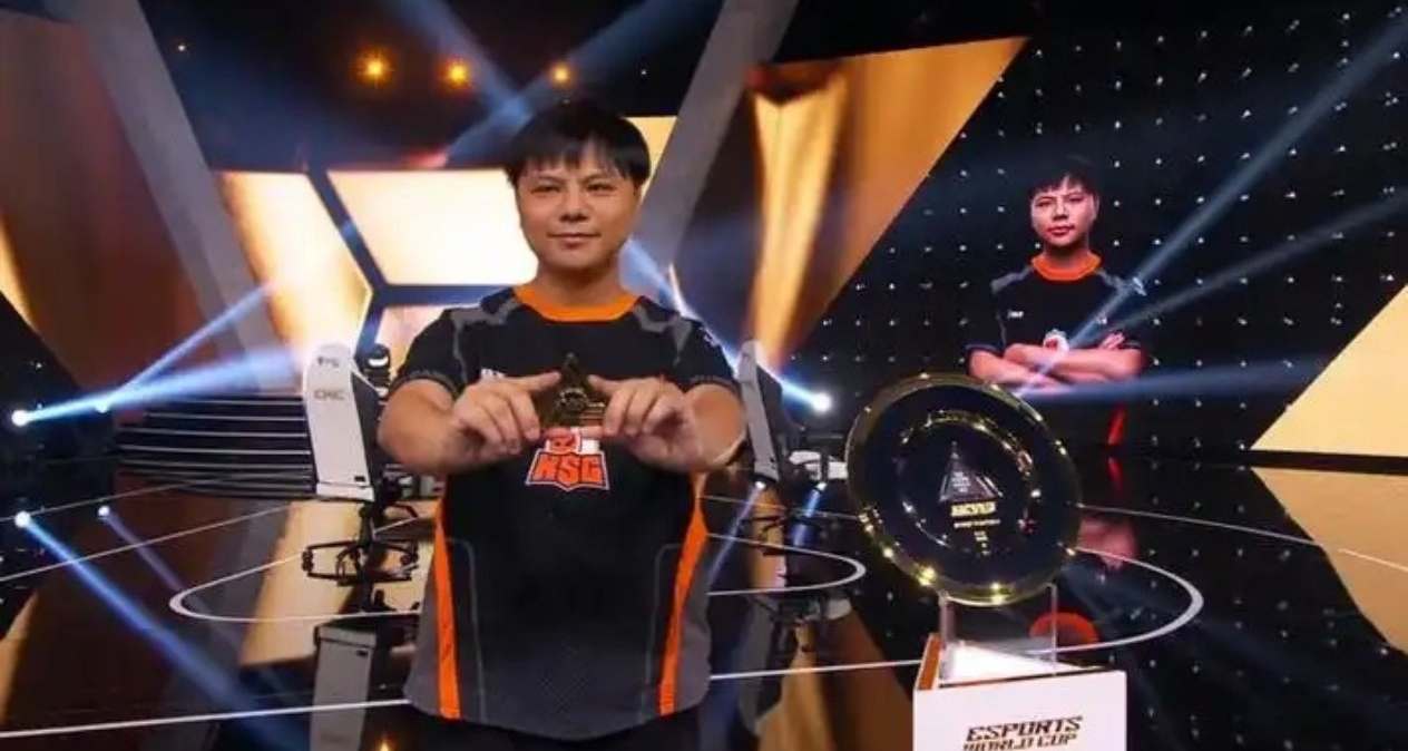 中國電競傳奇“小孩”曾卓君加盟沙特Falcons戰隊