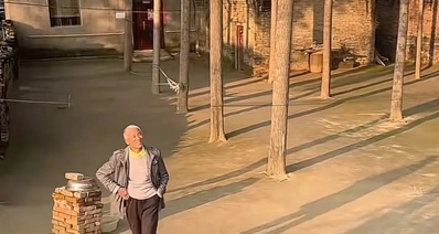河南一大爺的院子因極致乾淨成網紅打卡點,官方確認未打擾老人