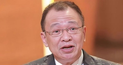 香港老戏骨许绍雄因癌去世,享年76岁,“欢喜哥”成永恒回忆