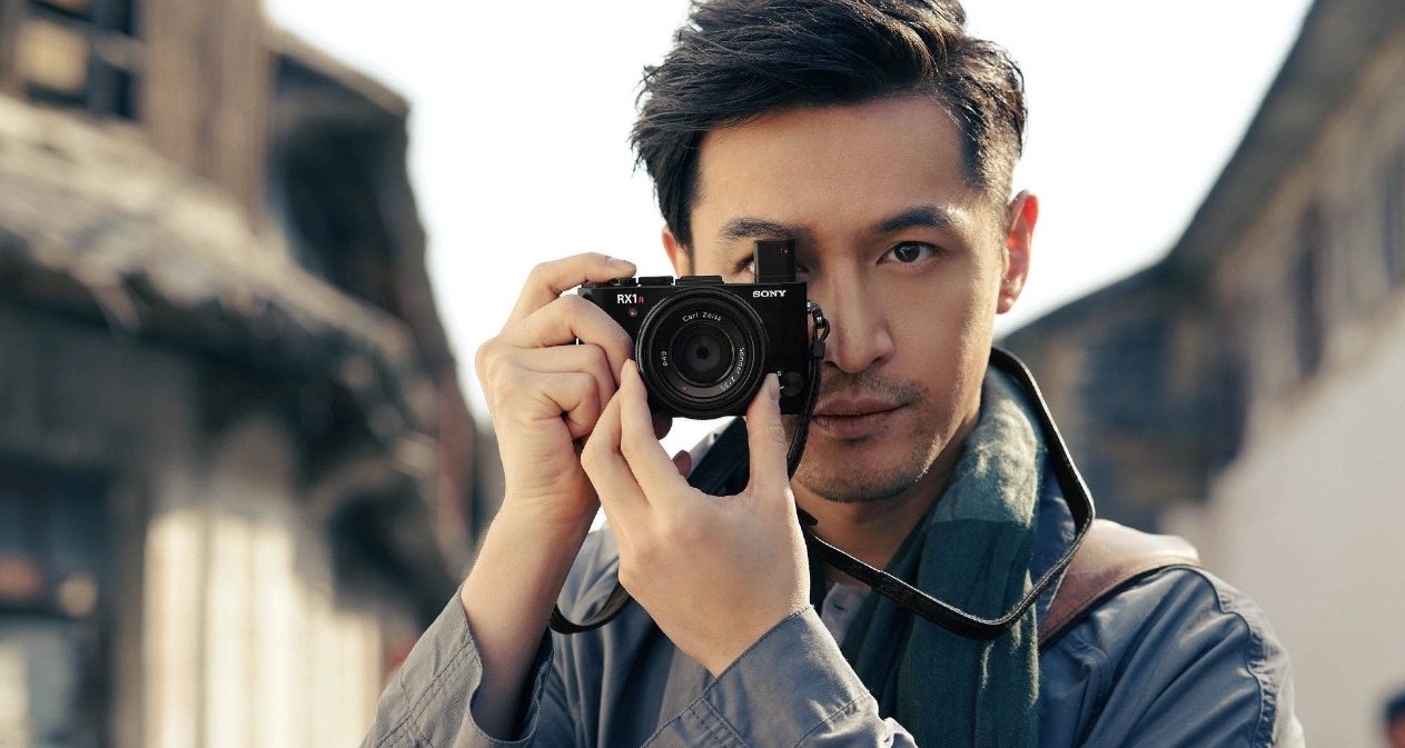 胡歌坦言六年未走出母亲离世阴影，曾前往墨脱缅怀母亲