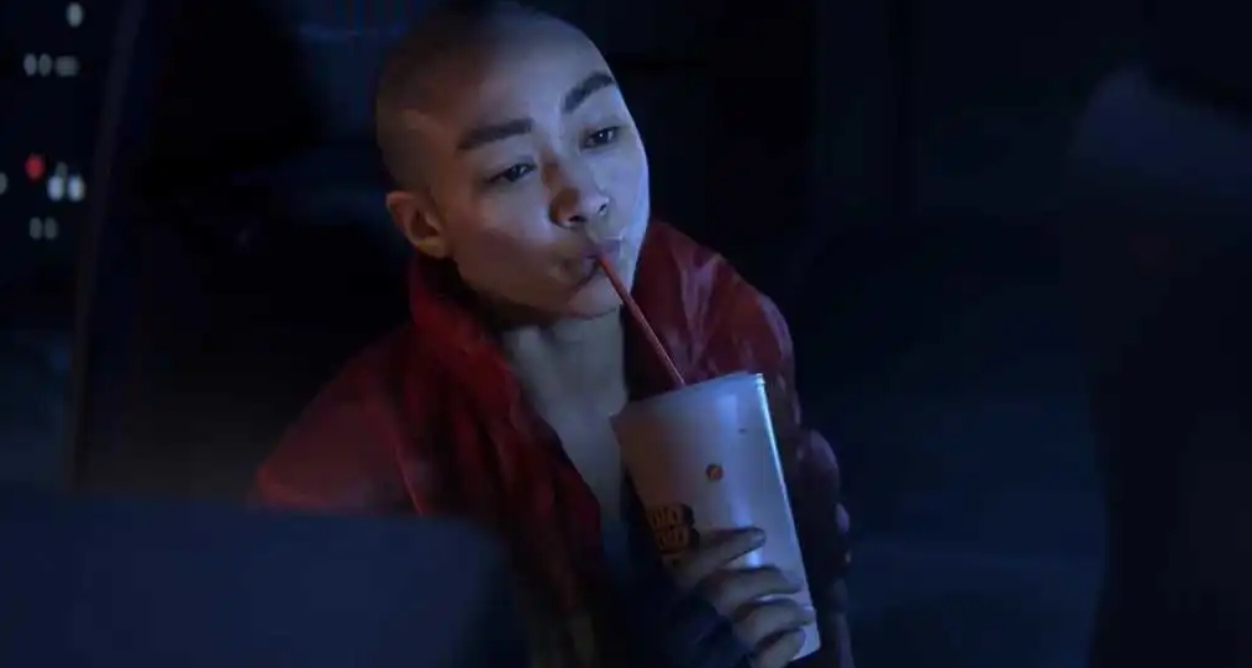 頑皮狗新作光頭女主演員榮獲“突破大獎”！手捧獎盃合不攏嘴！