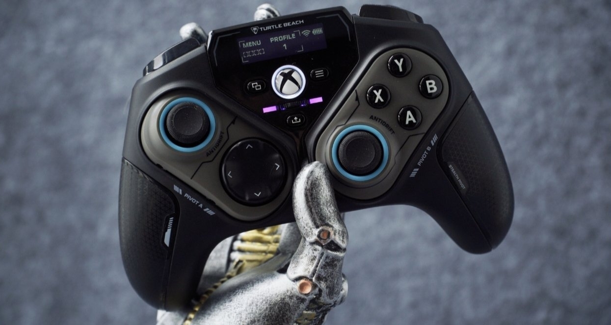 這是我今年最喜歡的一款XBOX授權手柄，可翻轉的樣式確實新鮮