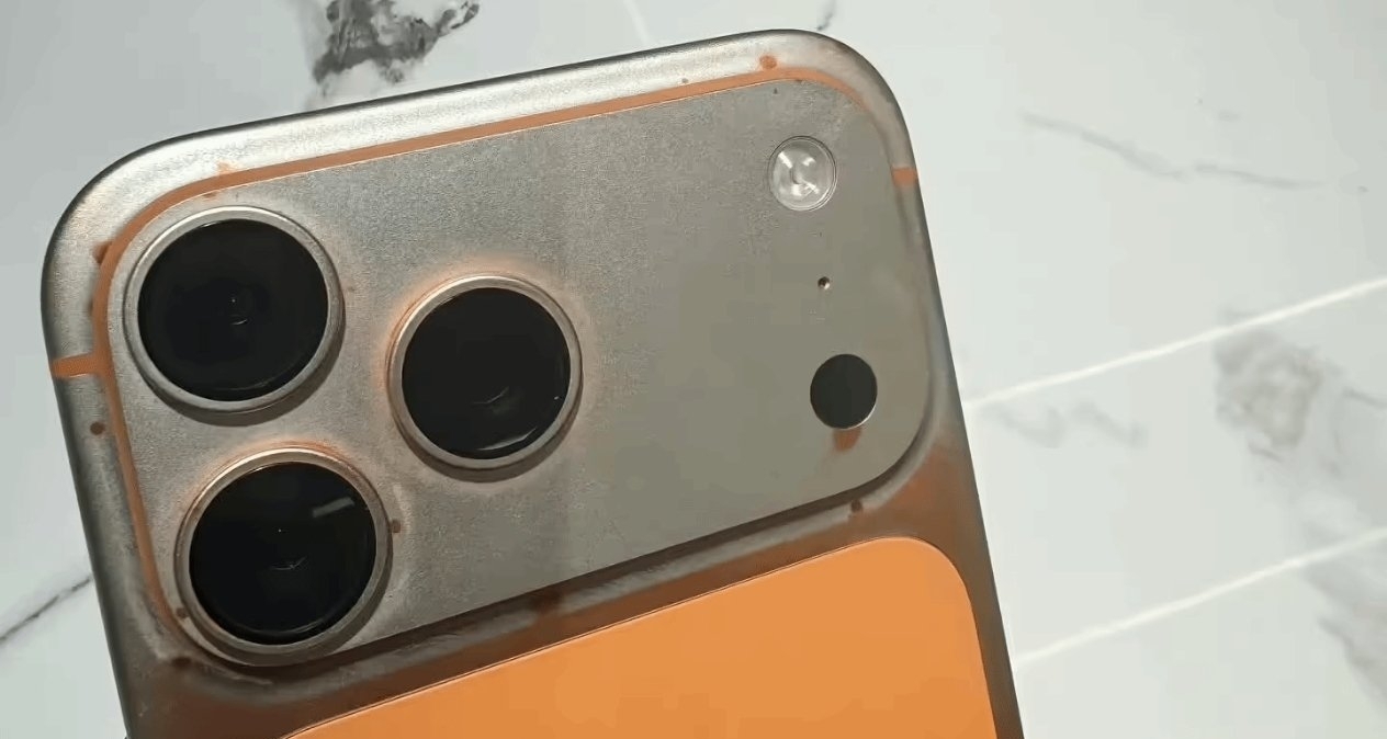 小心！網友反映溼巾清潔iPhone 17 Pro Max致塗層脫落！