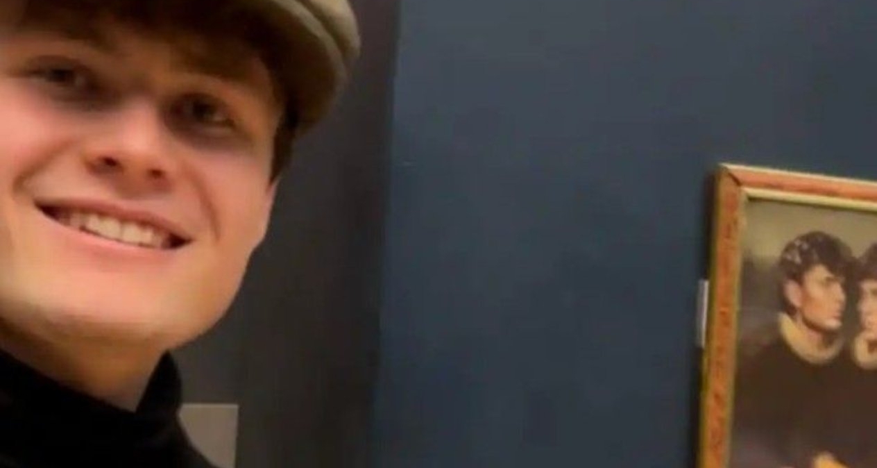 兩網紅入侵盧浮宮掛自畫像測試安保，距《蒙娜麗莎》僅數米