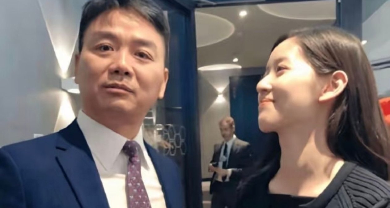 刘强东坦言和太太全球出差首选瑰丽酒店，多行20公里也值得