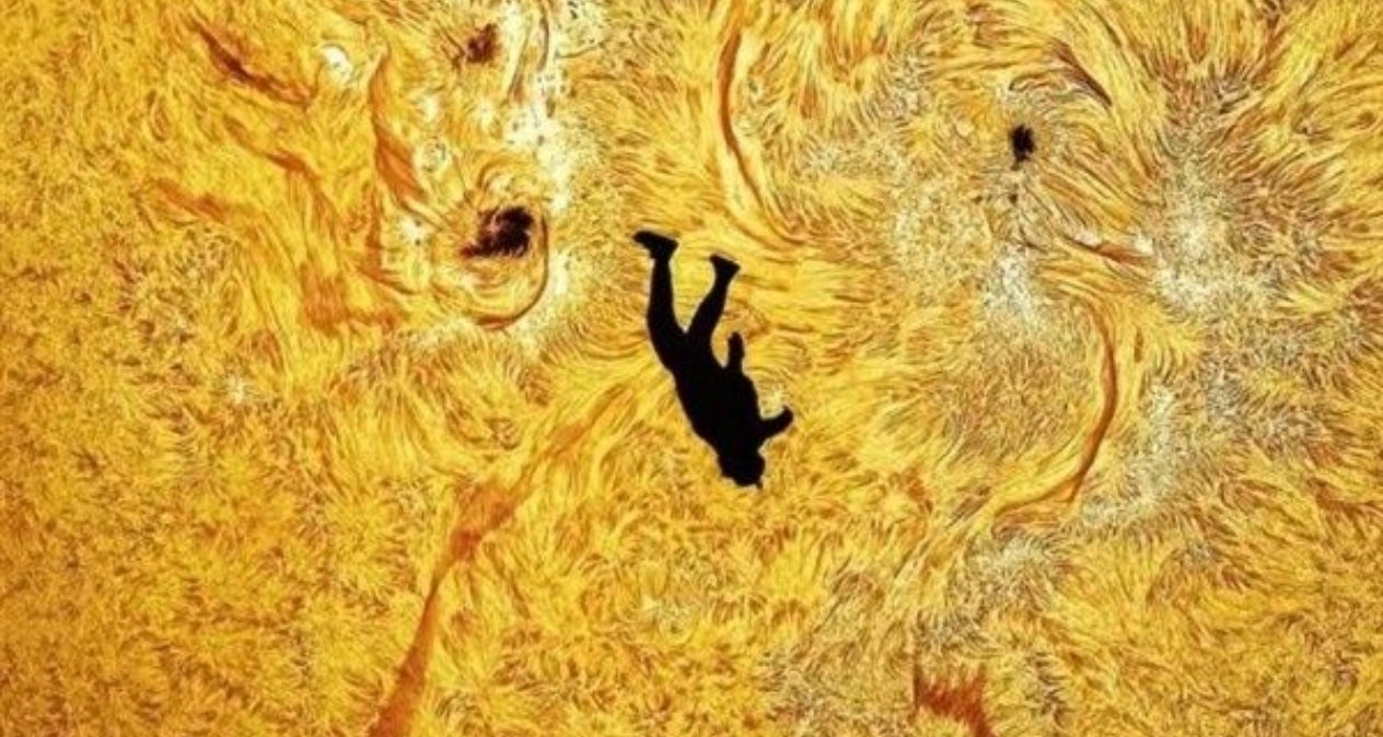 摄影师拍下“人类坠入太阳”震撼画面，千米高空跳下100%实拍！