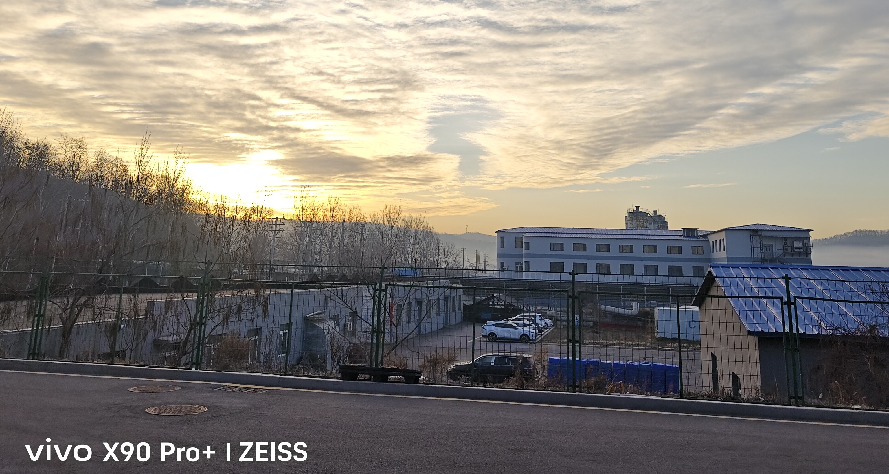 看圖猜猜，這個企業是生產什麼的？