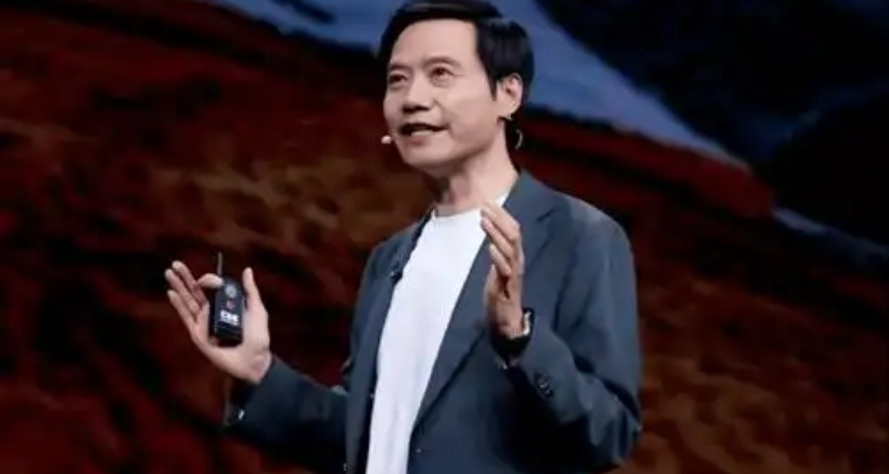 雷军再次强调“辅助驾驶不是自动驾驶”！仍需时刻保持专注