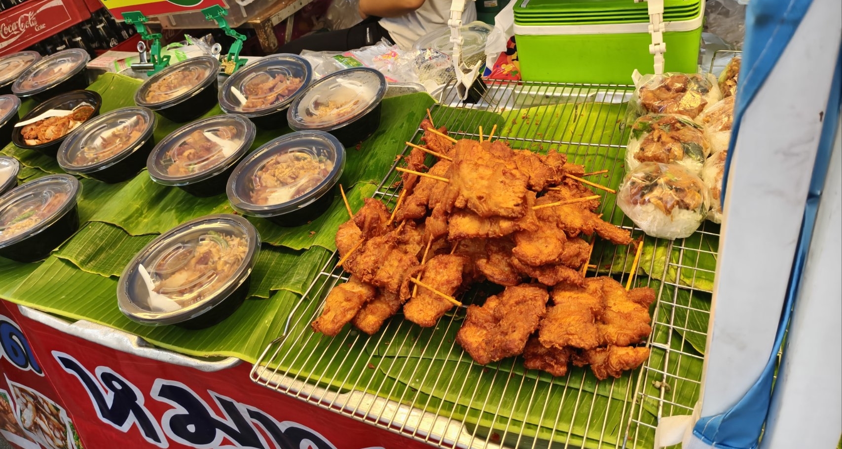 带盒友们逛一逛，泰国小集市里的美食！！