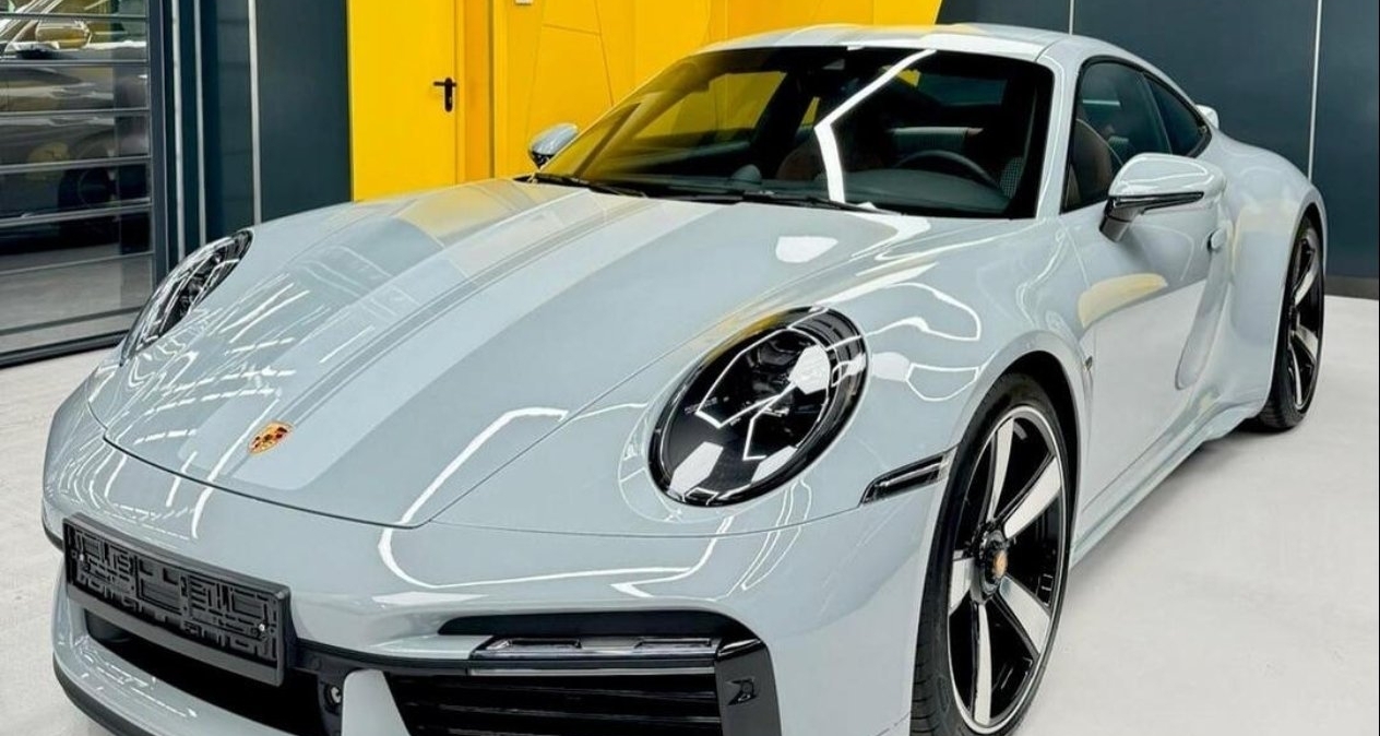 保時捷公佈新專利：方向盤握正確才能解鎖車輛最高速度！