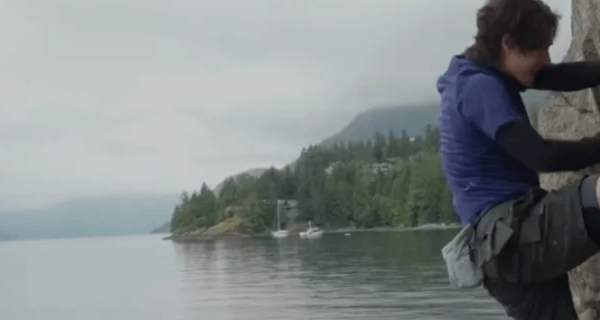 王一博录综艺徒手攀岩坠海上热搜！直呼安全高度人没事！