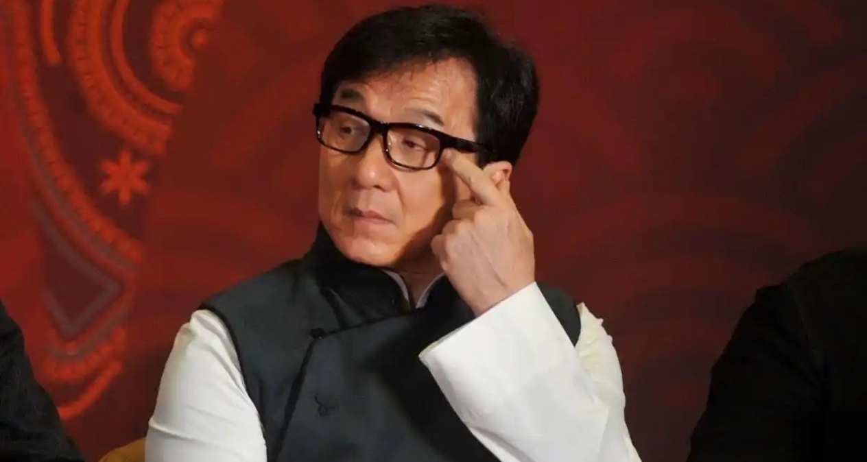 71歲成龍坦然回應“龍叔老了”：能慢慢變老是我的幸運