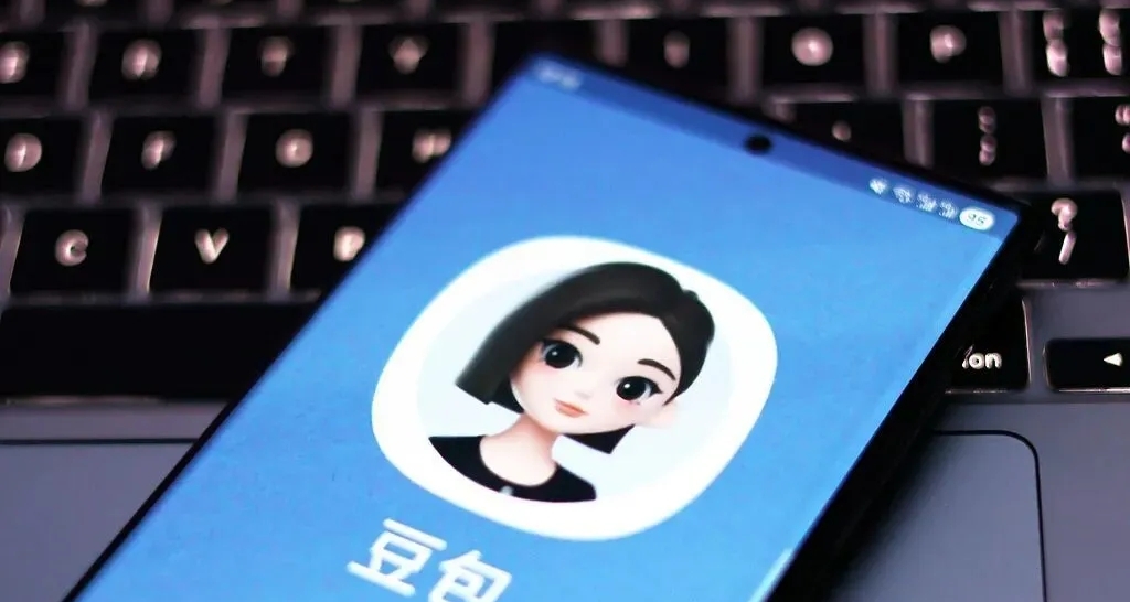 從“封殺令”到“開源軍火庫”：AI手機大戰第一回合