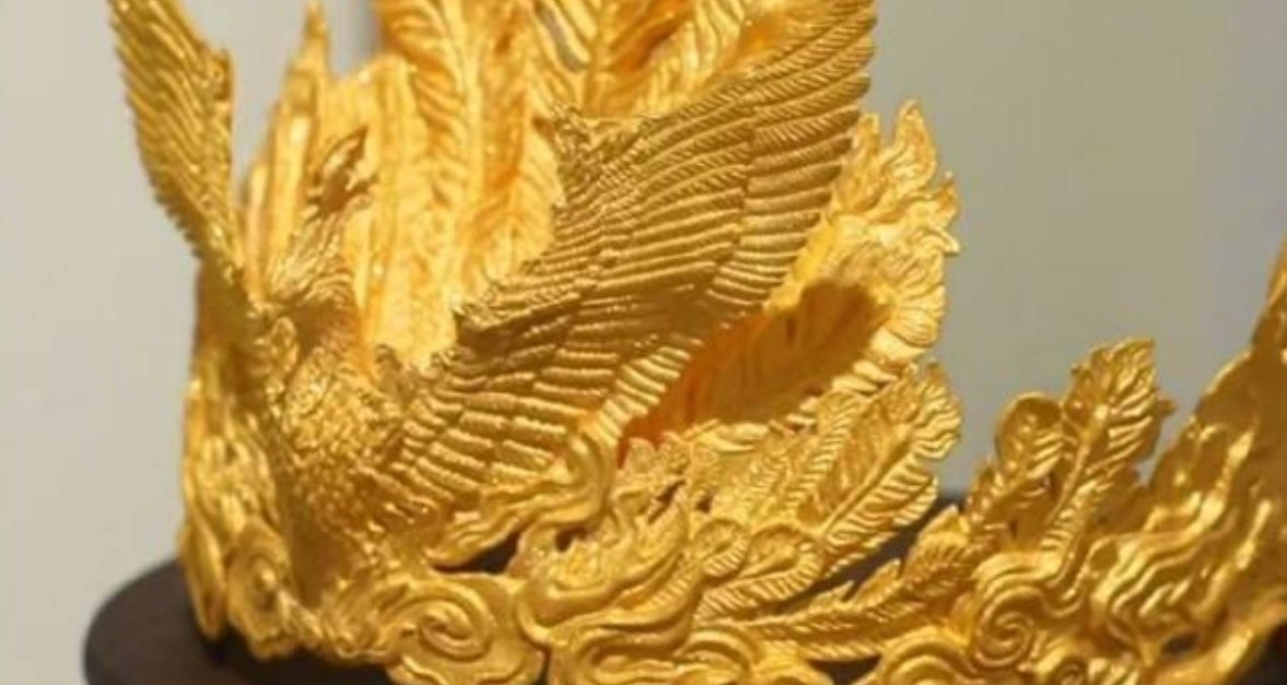 4斤黃金鳳冠免費展上被破壞，因男童觸碰掉落致損