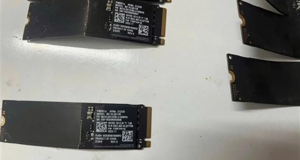 越南男孩掰断父亲整箱共50块三星SSD 损失惨重！