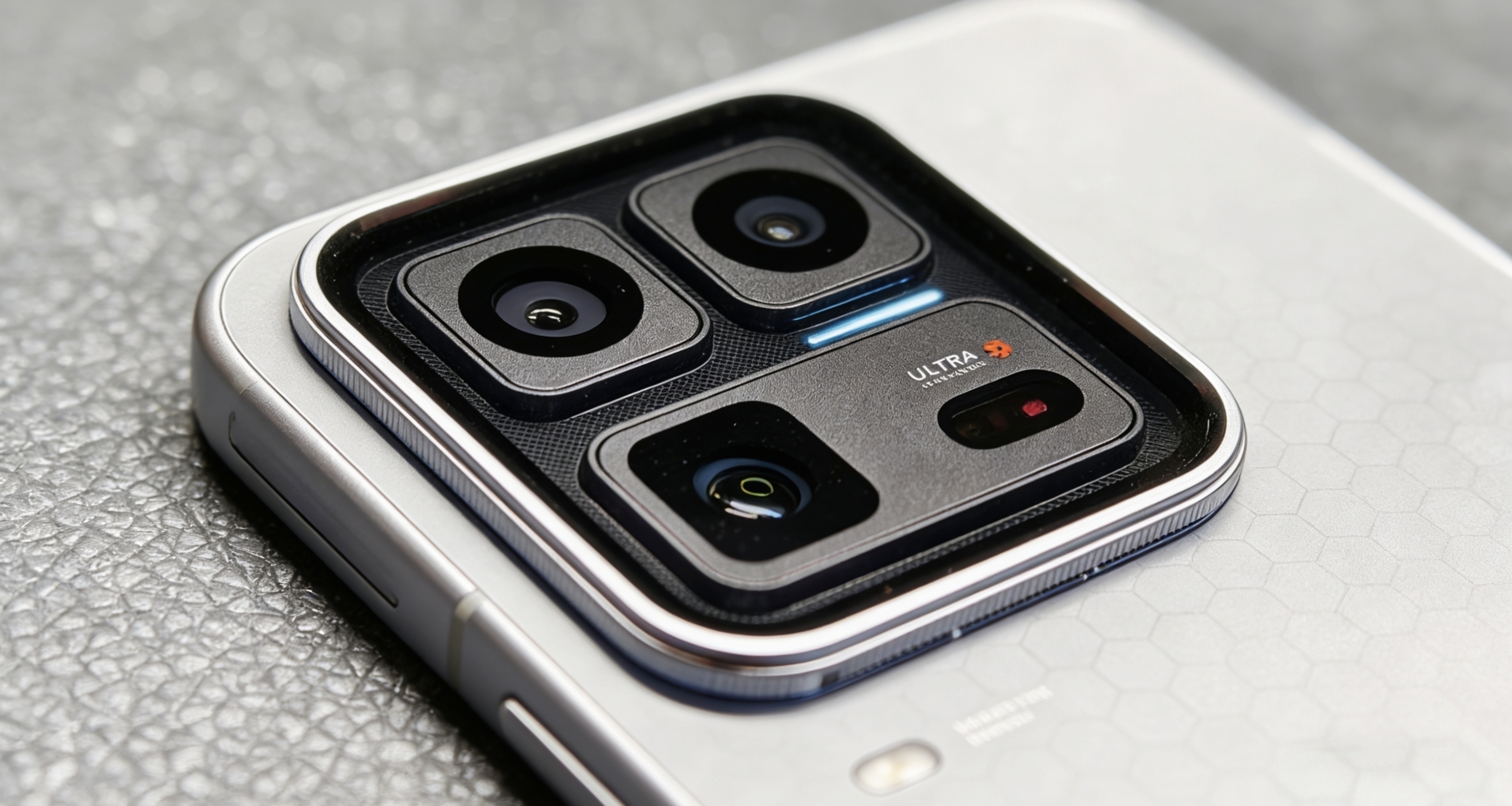 首發就衝 iQOO 15 Ultra！我用 2612 字告訴你我是不是冤大頭……