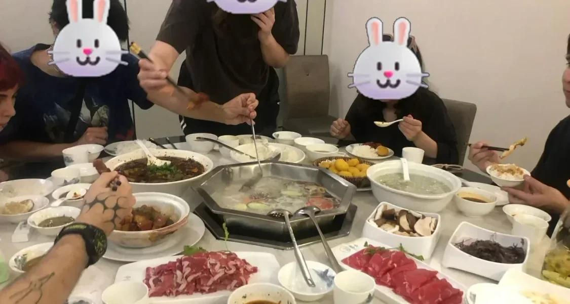 听劝！智利人过年也吃上火锅了！