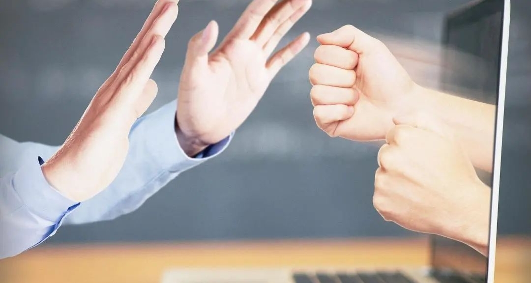 你是否曾對這樣的情景感到不適？也許你見證了一場網絡道德暴力