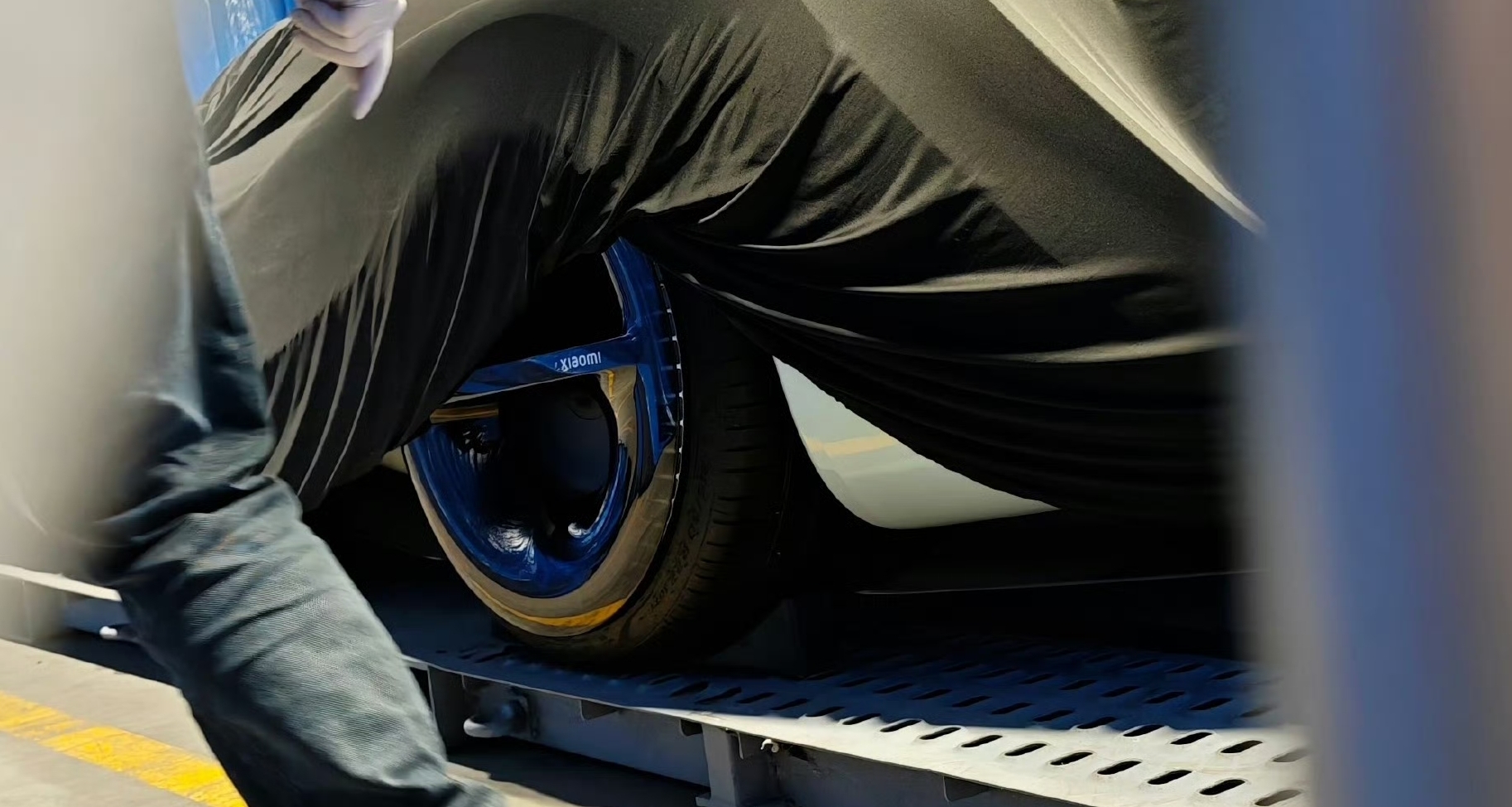 小米放大招！两座超跑概念车即将亮相？保密性这么好?