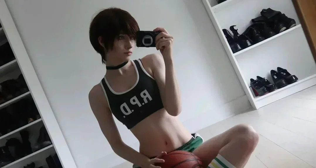 《生化危机9》彩蛋照片瑞贝卡cos