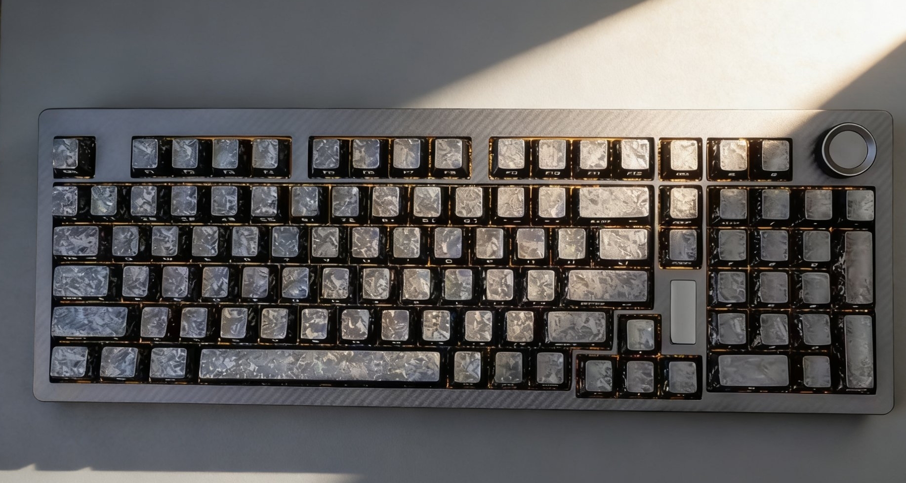 什么叫碳纤维轻量化键盘?可玩性到底如何？