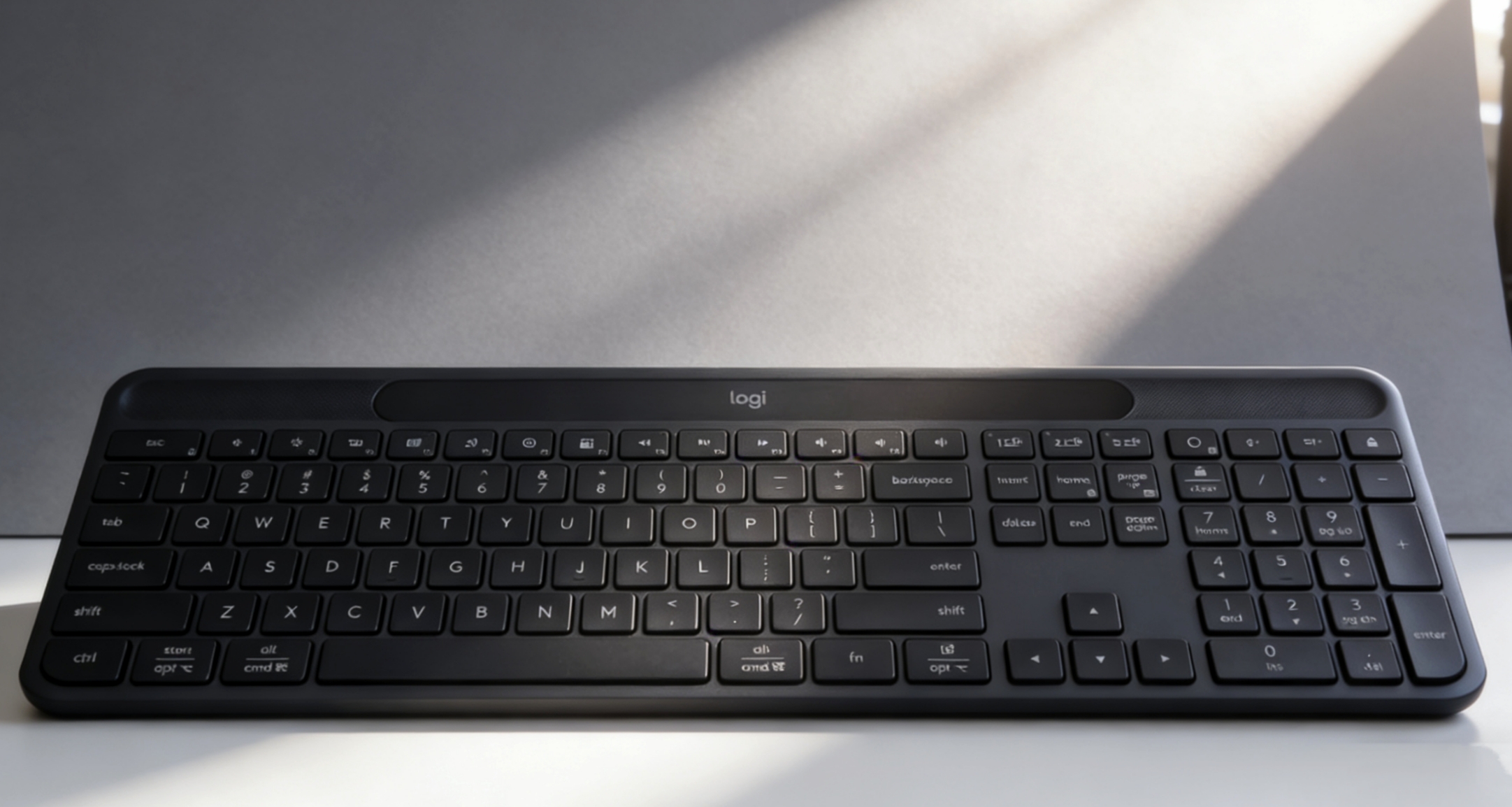 罗技无线键盘用了半个月电量还是满?有光就能运作?k980到底如何!