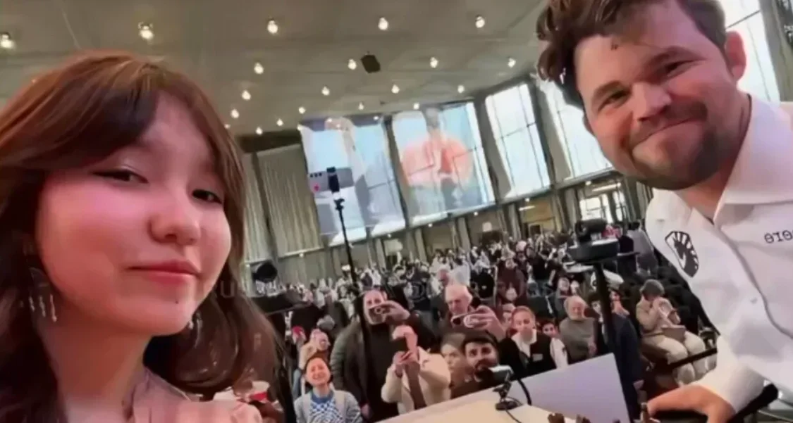 合影秒翻脸？棋王合影后举报年轻女棋手