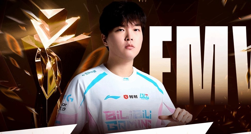 管澤元誇Bin“好帥”，孕妻餘霜評論區回一個“？”